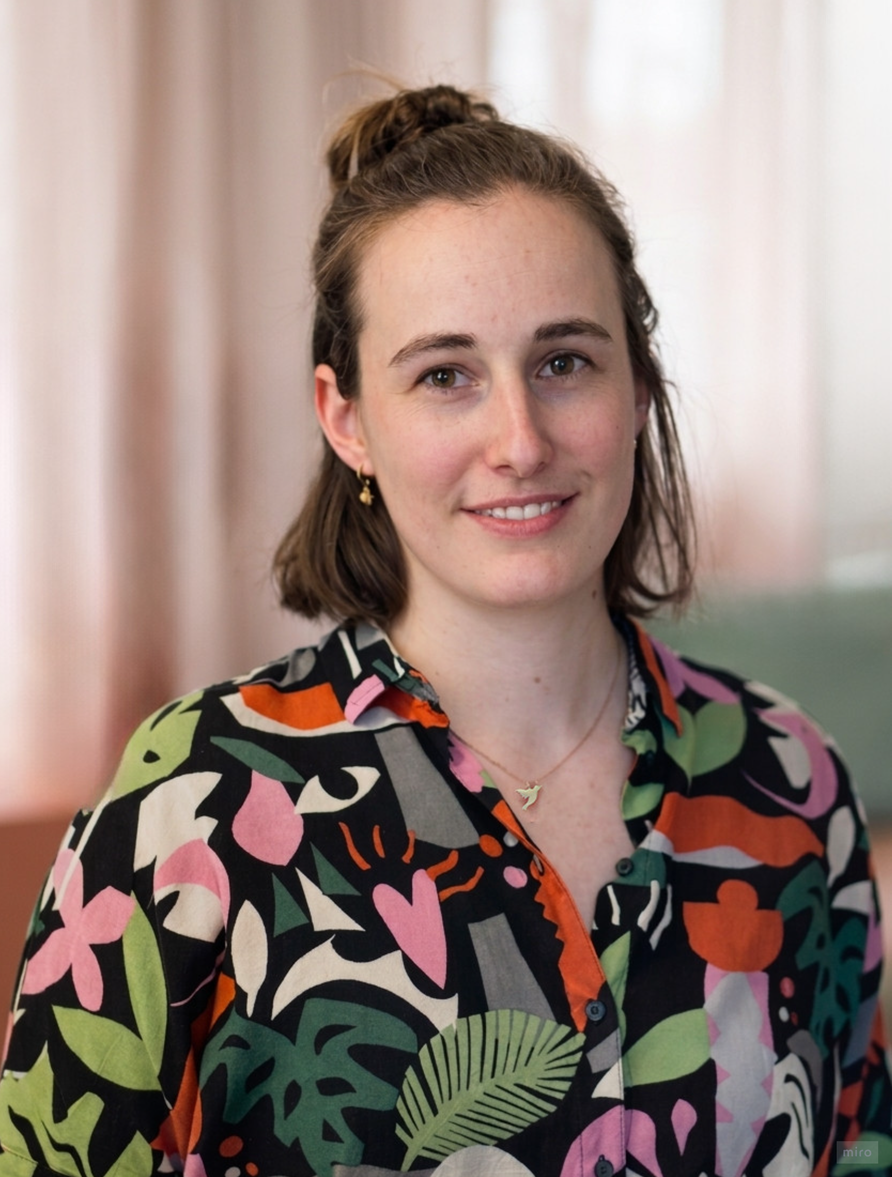 Portraitfoto Sara Henkel